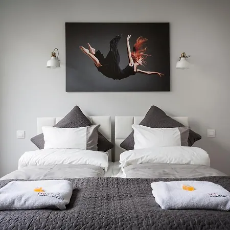 Nowogrodzka 38 Serviced *